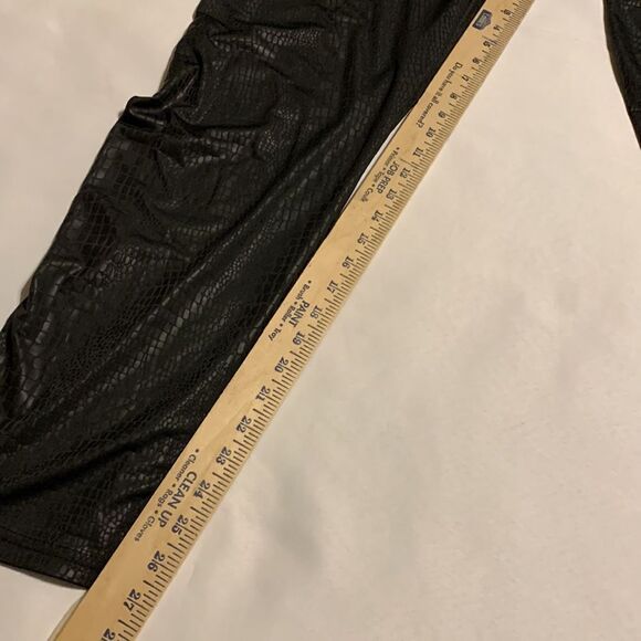 SHEIN size 4XL curve reptile print very soft and silky feeling - Picture 4 of 8
